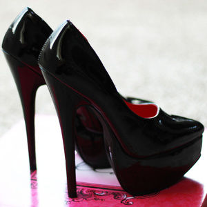 Super Sexy Black Platform Pump